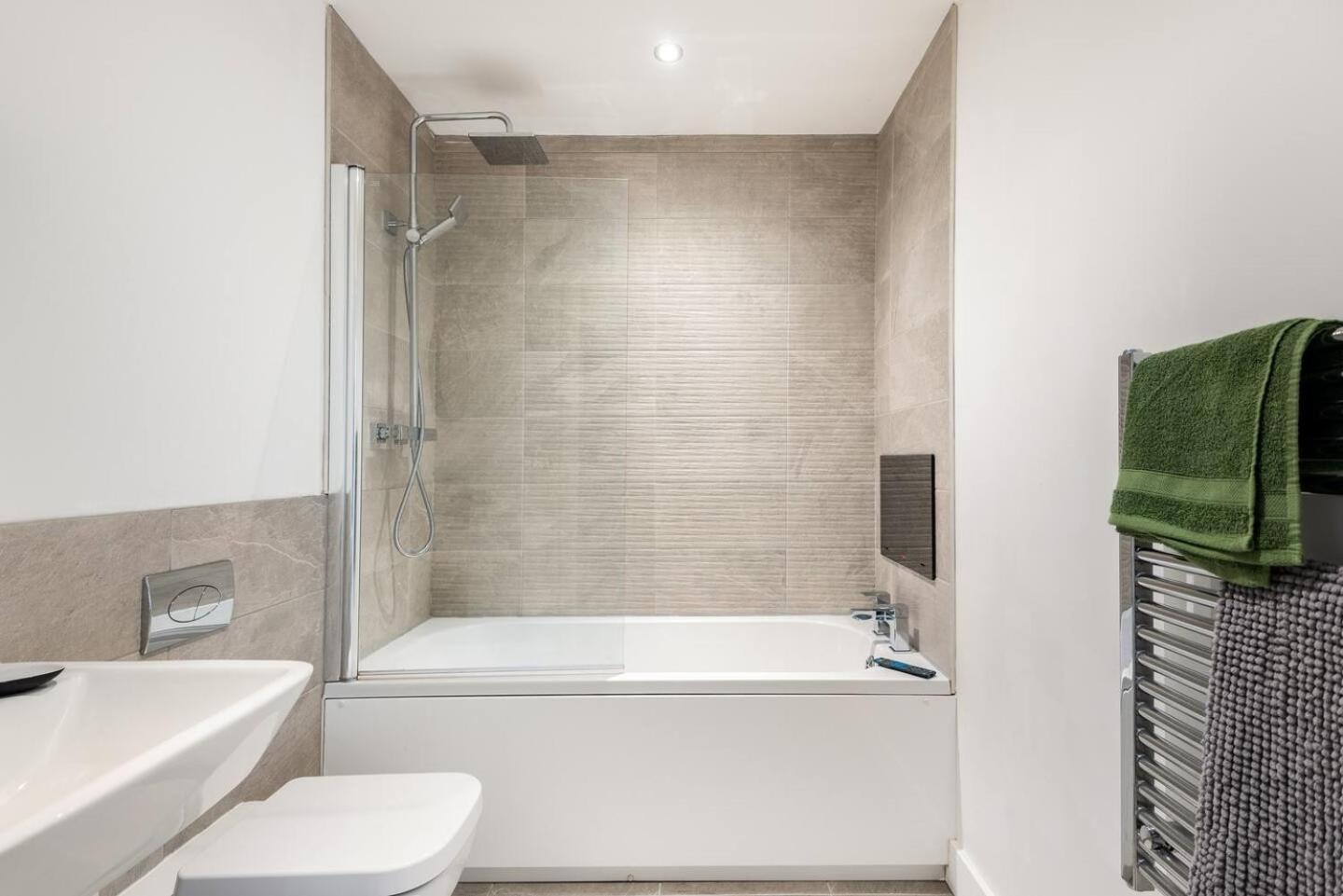 Luxurious 3-Bed Penthouse In Sheffield Apartment Handsworth Exterior foto